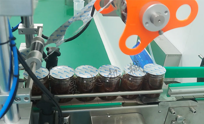 塑料杯自動(dòng)封口機(jī)設(shè)備展示
